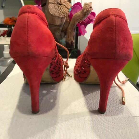 Stylish Red Pumps by High Heel Power - Picture 4 of 8